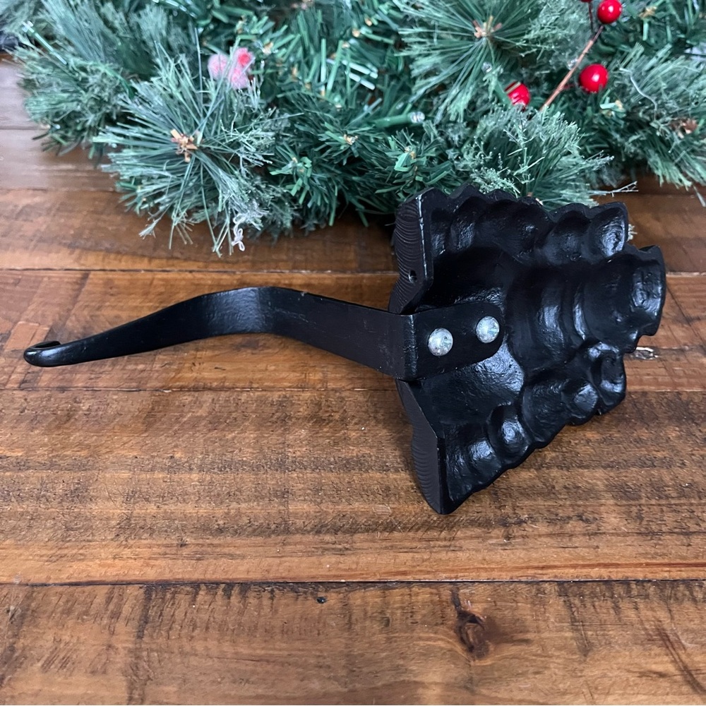 Vintage Cast Iron Snowman Stocking Holder Hanger Hook Shelf Mantle Metal Heavy - Picture 4 of 8
